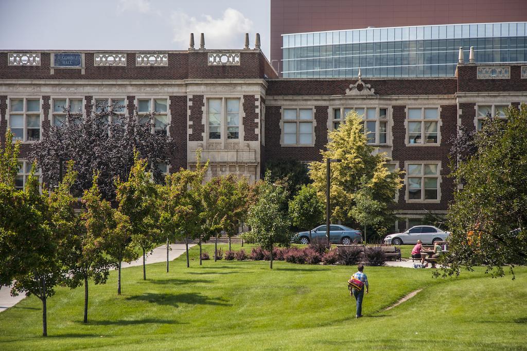 University Of Alberta - Hotel Edmonton Bagian luar foto