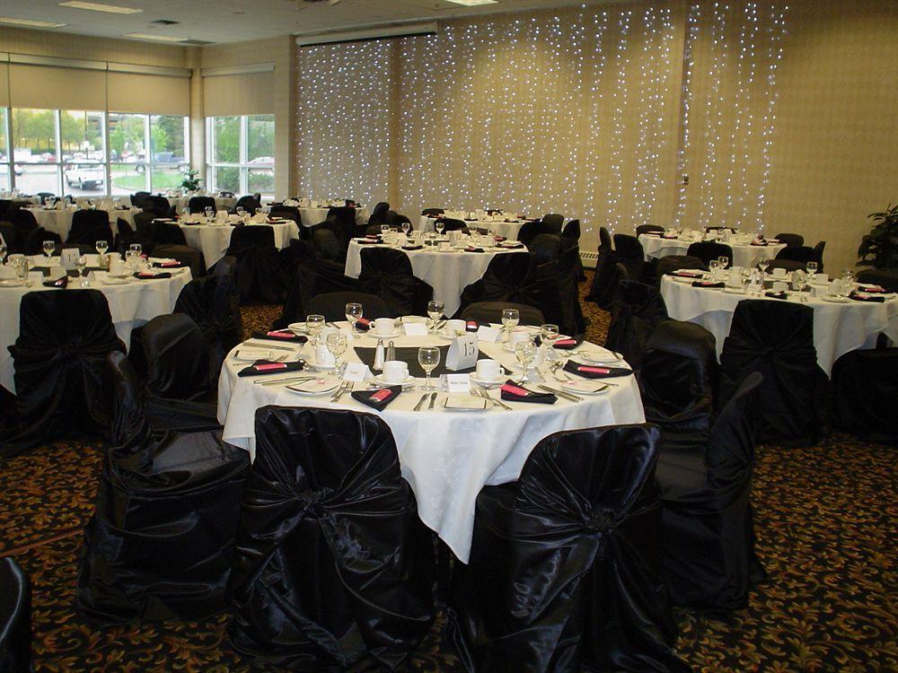 University Of Alberta - Hotel Edmonton Bagian luar foto