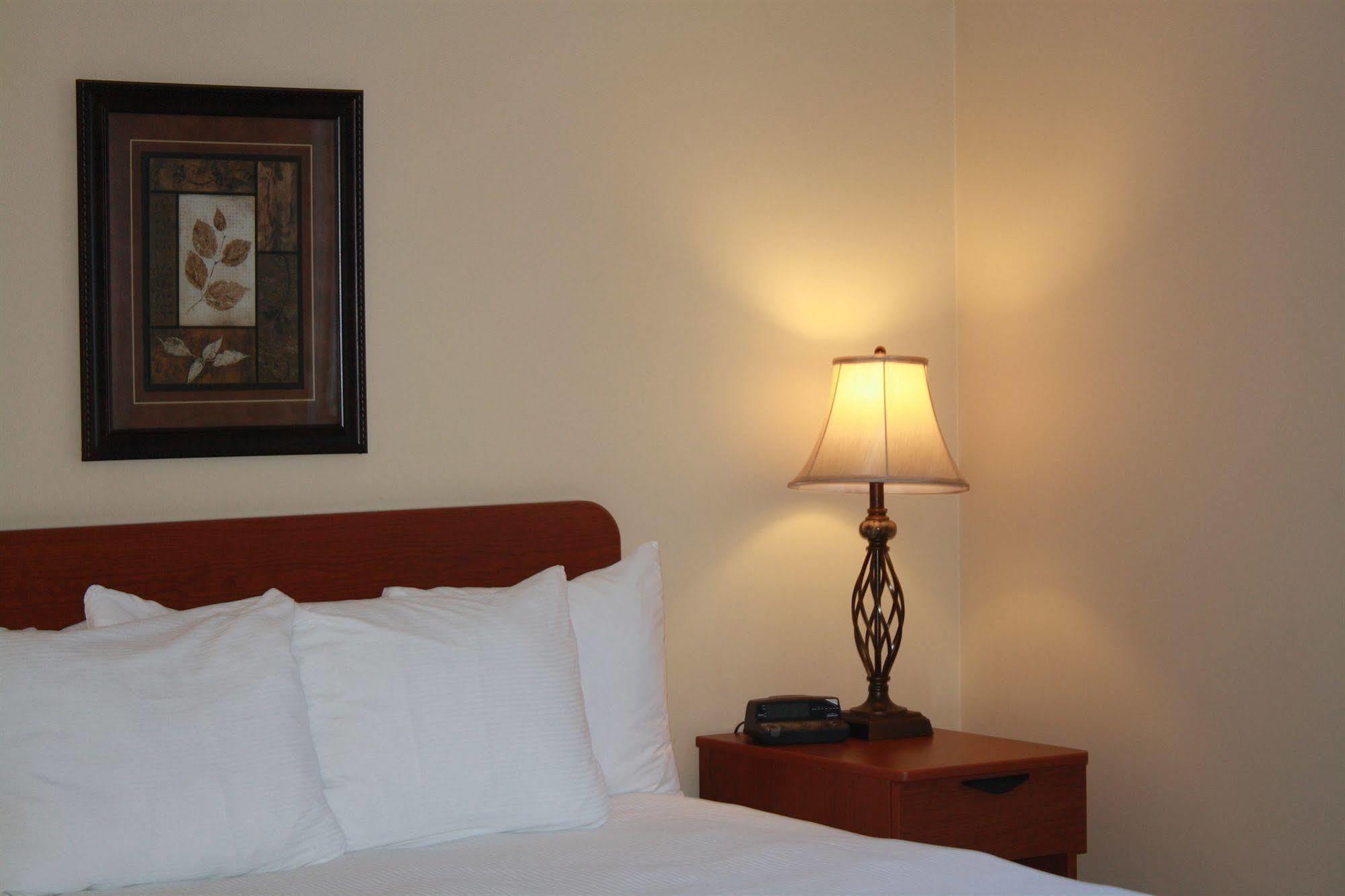 University Of Alberta - Hotel Edmonton Bagian luar foto