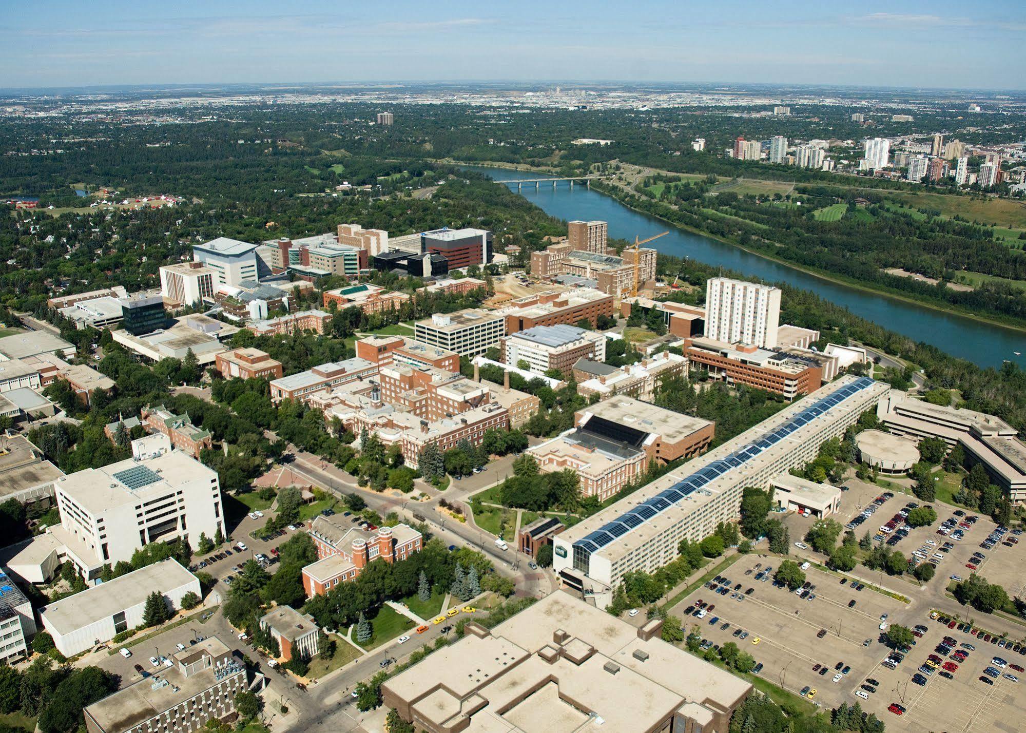University Of Alberta - Hotel Edmonton Bagian luar foto