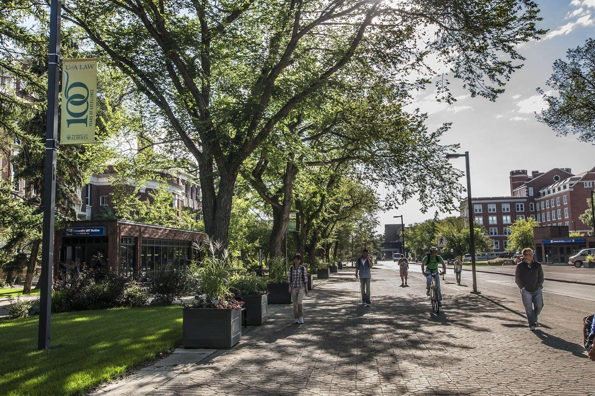 University Of Alberta - Hotel Edmonton Bagian luar foto
